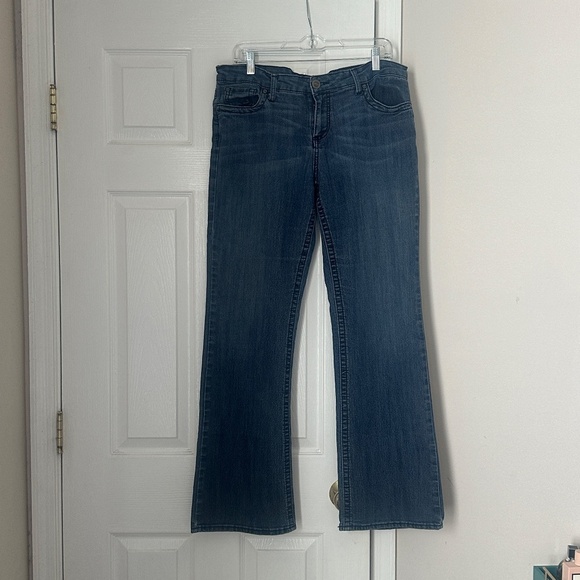 Common Gene Bootcut Medium Wash Jeans, Size 14 Embrodered pocket - Picture 2 of 9